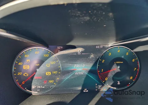 2021 Mercedes-Benz C 300 z USA, uszkodzony, nr VIN W1KWF8DBXMR638587